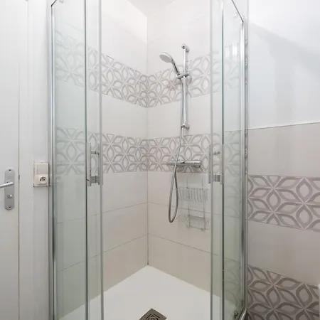 Le Moderne - 4 Ch Proche Maisons De Champagne Apartment